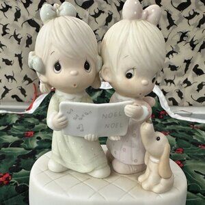 Precious Moments Wishing You Merry Christmas Music Box Choir with Dog 1984